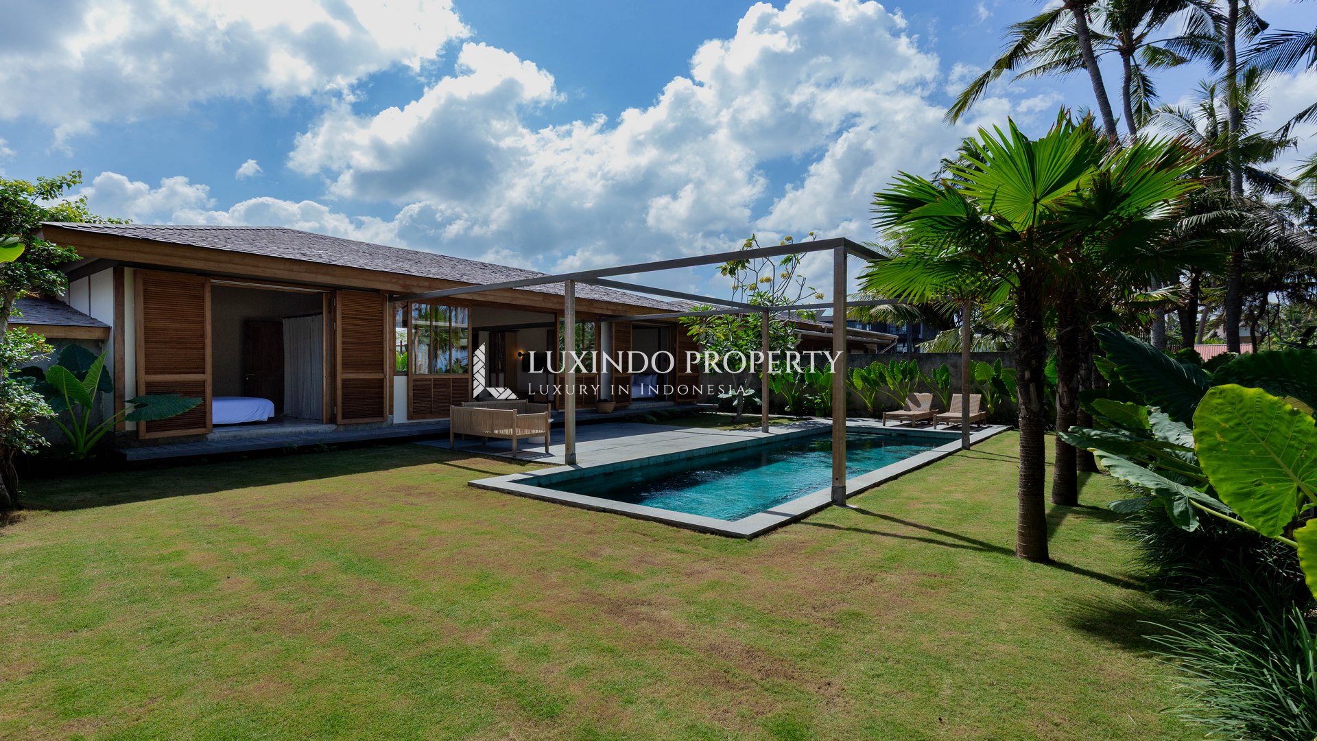 SESEH – MODERN TROPICAL 2-BEDROOM SEASIDE VILLA FOR YEARLY RENTAL (RV495)